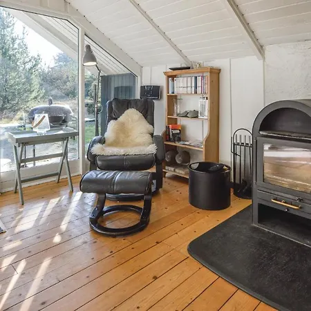 2 Bedroom Amazing In Blavand